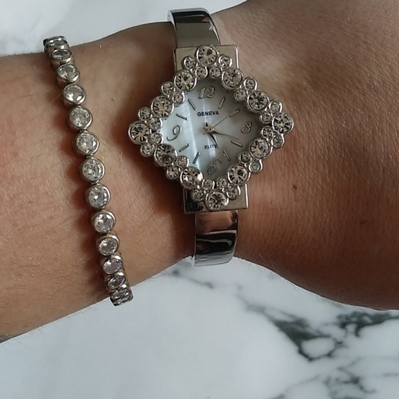 Stunning Geneva Elite Crystal Open Band Watch - Picture 2 of 8